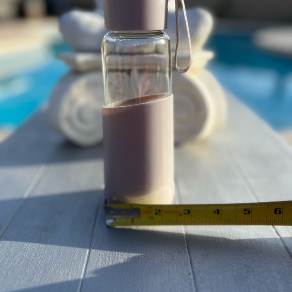 14oz Glass Water Bottle with Twist Top & Handle and Silicone Sleeve - Picture 4 of 13